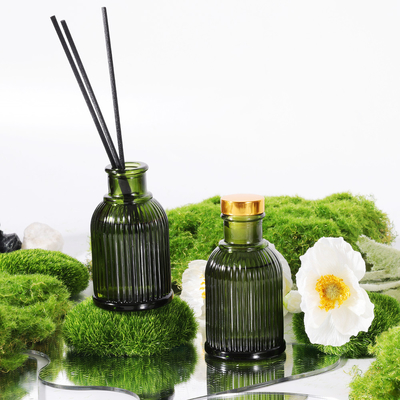 Marque de distributeur 100ml de diffuseur de roseau de bouteille en verre de parfum de jardin avec le couvercle en métal d'or