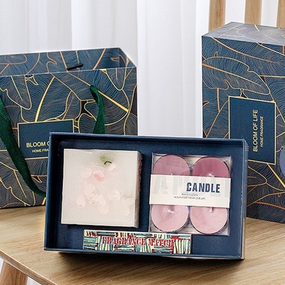 Le pilier de cire de soja de cire de thé a flairé la marque de distributeur de parfum de cadeau de bougie adaptée aux besoins du client
