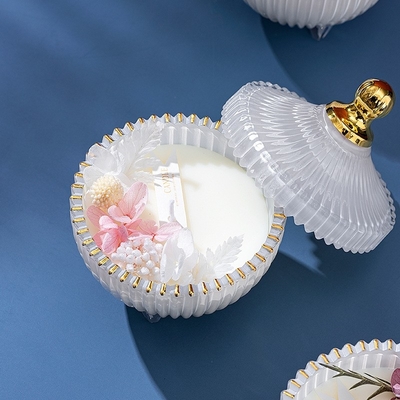 La marque de distributeur parfumée romantique de bougies de soja de Saint-Valentin a adapté aux besoins du client
