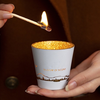 La cire creuse Tealight de soja de pot de tasse de silhouette de blanc vert a flairé des bougies
