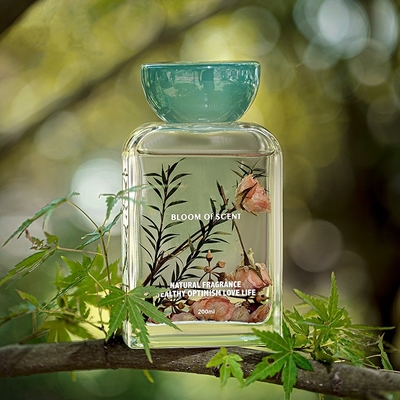 le couvercle de résine de l'huile 140ml essentielle a placé le parfum frais Reed Diffuser With Rose Flower de sac