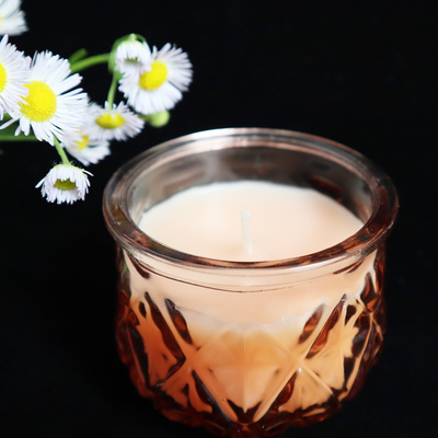 Bougie 2022 parfumée de cire en verre colorée de luxe de soja de maison d'arome