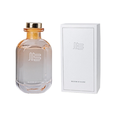 Diffuseur de roseau domestique clair de bâton d'aromathérapie d'huile essentielle de bouteille en verre faite sur commande
