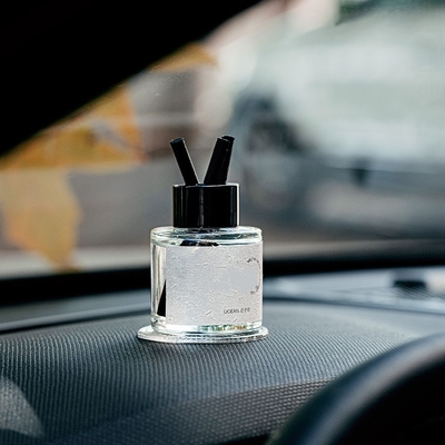 Le feu unique d'huile essentielle d'Aromatherapy de voiture de sens de parfum libre avec non le tapis de glissement