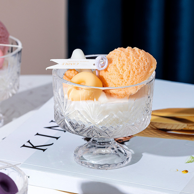La MAISON d'AROME vend la bougie en gros parfumée unique de crème glacée pour le décor à la maison la cire en verre que faite main de soja mire des cadeaux de Noël