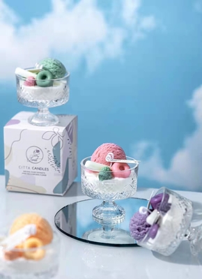 La MAISON d'AROME vend la bougie en gros parfumée unique de crème glacée pour le décor à la maison la cire en verre que faite main de soja mire des cadeaux de Noël