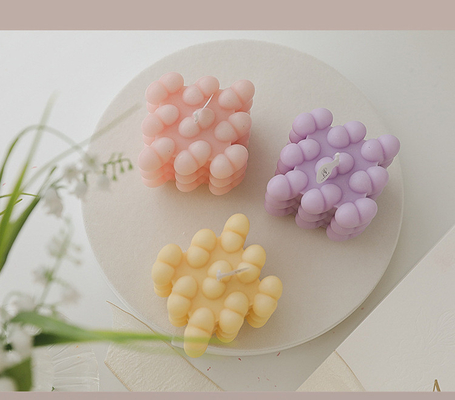 La bougie géométrique de bulle de cube en cire de soja d'Aromatherapy de cube en OEM Rubik d'Institut central des statistiques de MAISON d'AROME a flairé des bougies pour la décoration à la maison