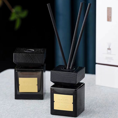 Adaptez le verre aux besoins du client à la maison rafraîchissant Reed Diffuser de noir de bâton d'huile de parfum de décor d'air