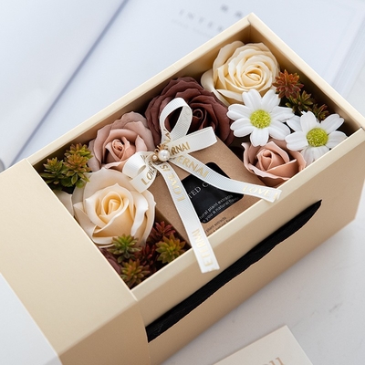 2023 cadeaux d'anniversaire immortels de cadeau du jour de mère de Saint-Valentin de boîte-cadeau de bougie d'Aromatherapy de fleur Rose Dried Flower Bouq