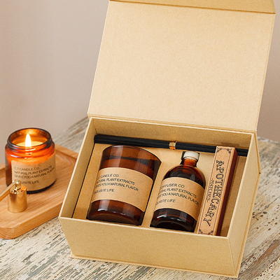 La cire faite sur commande de luxe de soja d'Aromatherapy de marque de distributeur de MAISON d'AROME a flairé la palette en bois M de Reed Diffusers Gift Set With de bougies