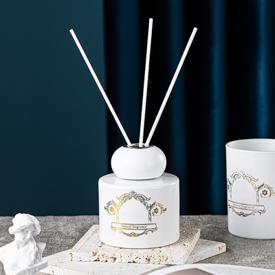 Bougies blanches Reed Diffuser Gift de parfum d'huile de parfum de pot de bouteille de noir de parfum d'ambiance
