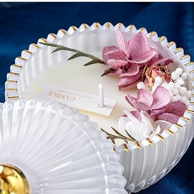 La marque de distributeur parfumée romantique de bougies de soja de Saint-Valentin a adapté aux besoins du client