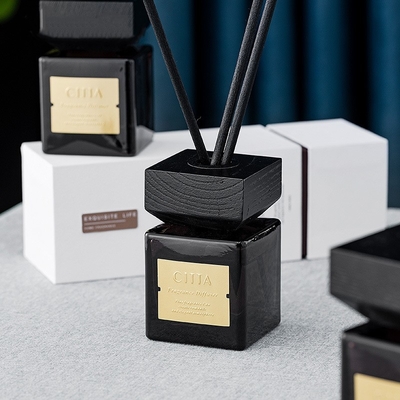 Reed Diffuser Air Freshener Scent à la maison mire l'ensemble naturel de cadeau d'arome d'huile de parfum