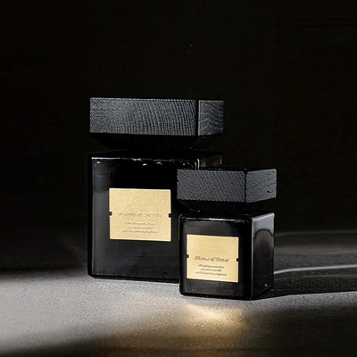 Parfums à la maison de luxe d'arome de bâton de bouteille en verre Reed Diffuser 500ml avec la boîte de paquet