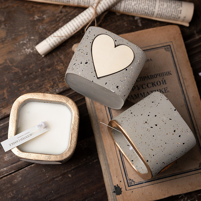 Le grand ciment de marque de distributeur a flairé les cadeaux de mariage de luxe de bougies