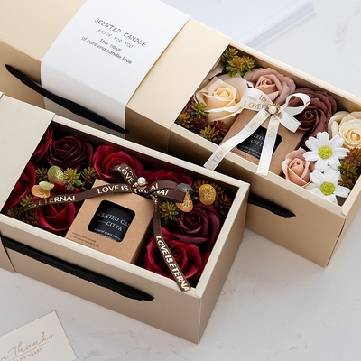 Ensemble parfumé personnalisé de luxe de cadeau de bougie de pot de Brown de fleur d'usine de cire en verre de soja
