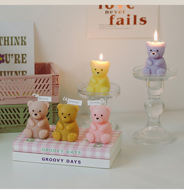 Bougie en forme d'ours en peluche faite à la main de décoration artisanale d'anniversaire parfumée