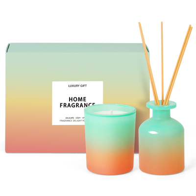 Dans l'ensemble parfumé décoratif de cadeau de bougie de couleur rose faite sur commande faite main courante de gradient