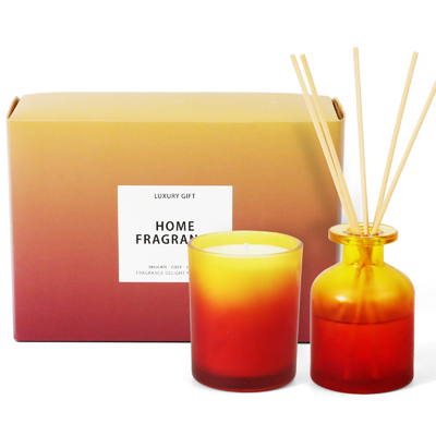 Dans l'ensemble parfumé décoratif de cadeau de bougie de couleur rose faite sur commande faite main courante de gradient
