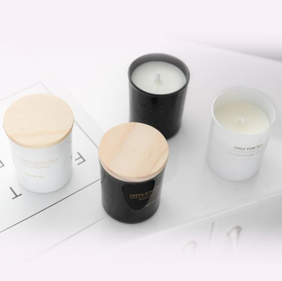 Couvercle fait sur commande de Tin Scented Candle With Wooden de cire noire et blanche de soja de maison d'arome