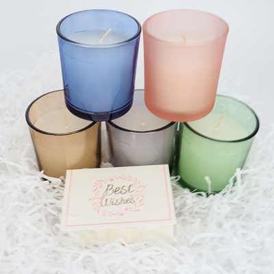 Bougie 2022 parfumée de cire en verre colorée simple de soja de maison d'arome