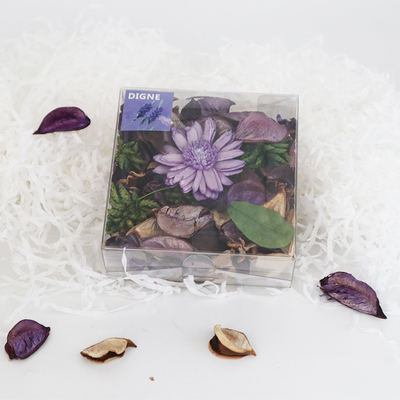Le sachet parfumé sec fait main de pot-pourri d'arome de pétales met en sac 90g