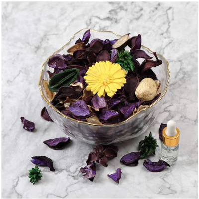 Le sachet parfumé sec fait main de pot-pourri d'arome de pétales met en sac 90g