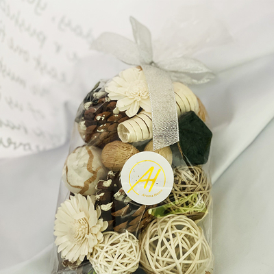 Le pot-pourri fait main 200g d'arome a flairé les fleurs et les écrous secs