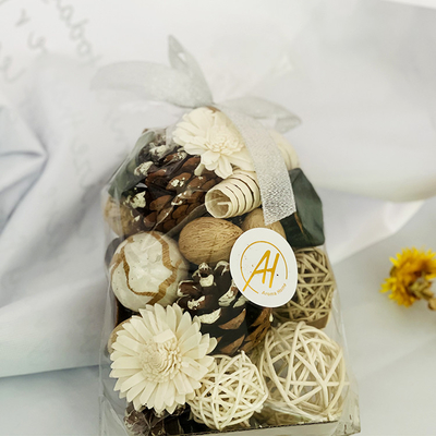 Le pot-pourri fait main 200g d'arome a flairé les fleurs et les écrous secs