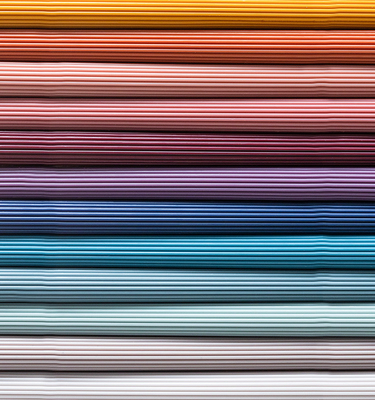 Le solide de paraffine coloré 60G a flairé la bougie à la maison de pilier d'ensemble de cadeau de parfum