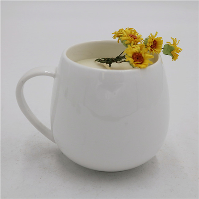 La bougie en céramique de tasse de thé de cire de soja a flairé Matte White Round 6oz