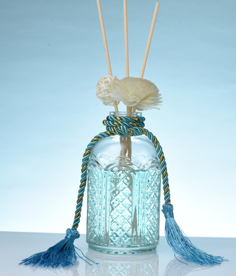 Arome naturel Reed Diffuser Room Perfume 200ml avec la fausse décoration de fleurs